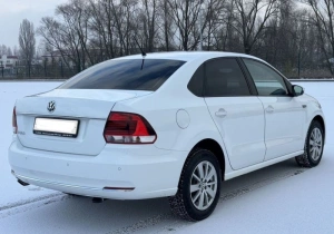 Volkswagen Polo белый